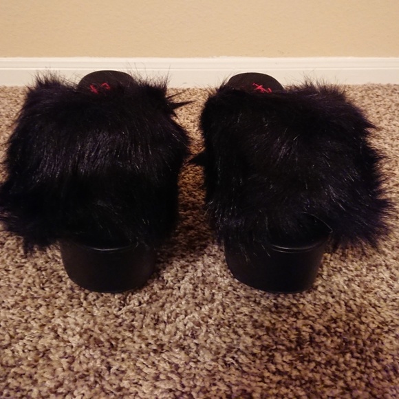 Shoes - Picture 2 of 5